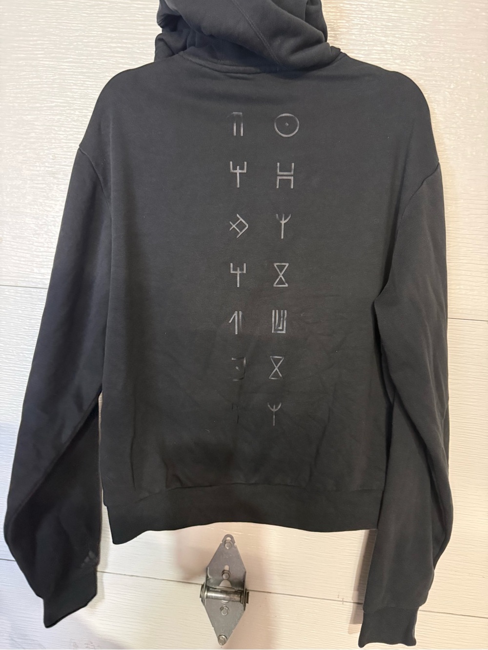 ADIDAS BLACK PANTHER MARVEL GRAPHIC HOODIE MEDIUM - Picture 3 of 5